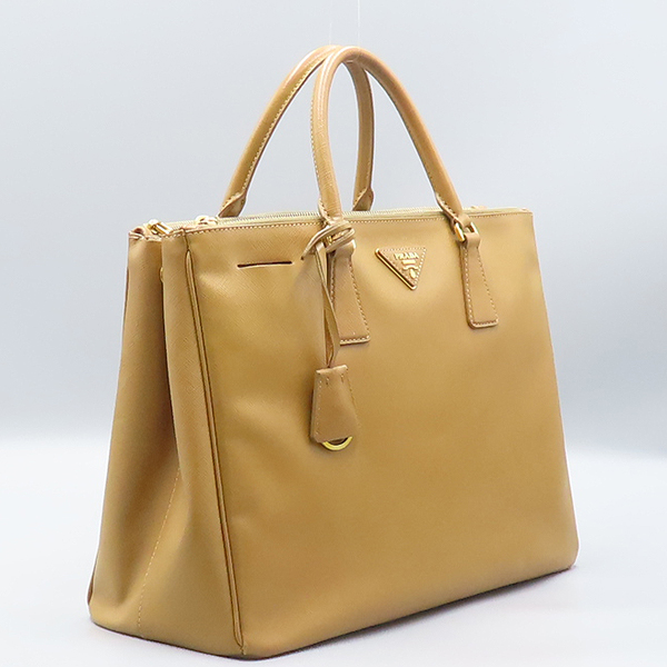 Prada(�����) BN1786 ���� SAFFIANO LUX ���ǾƳ� ���� ���� �ﰢ �ΰ� ��Ʈ�� [��ź�Ե���] �̹���3 - ���̺��� �߰���ǰ