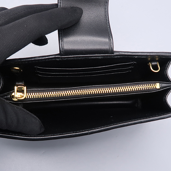 MiuMiu(�̿�̿�) 5DH042 ���� ���� ��Ʋ�� ���� �ΰ� �̴� ũ�ν��� [����������] �̹���5 - ���̺��� �߰���ǰ