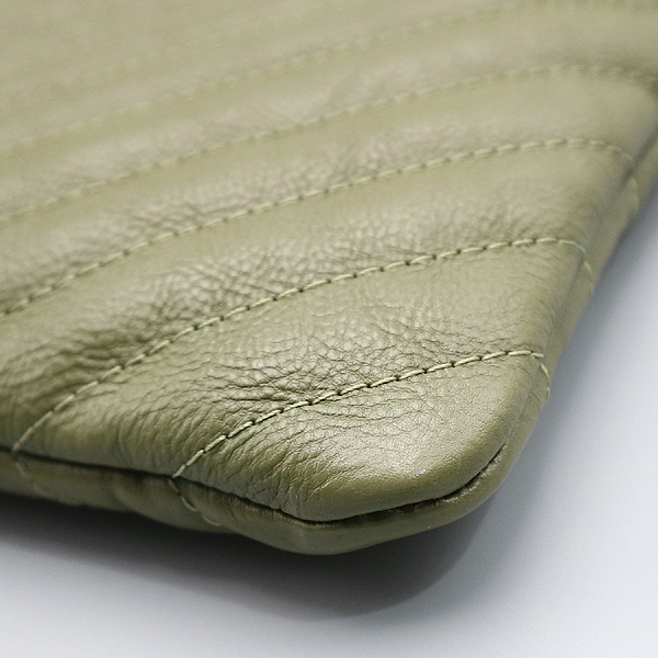 Chanel(����) A82552Y61214 īŰ�÷� ����� Ŭ���� ���� ���� CC �ΰ� Ŭ��ġ [�뱸��������] �̹���4 - ���̺��� �߰���ǰ