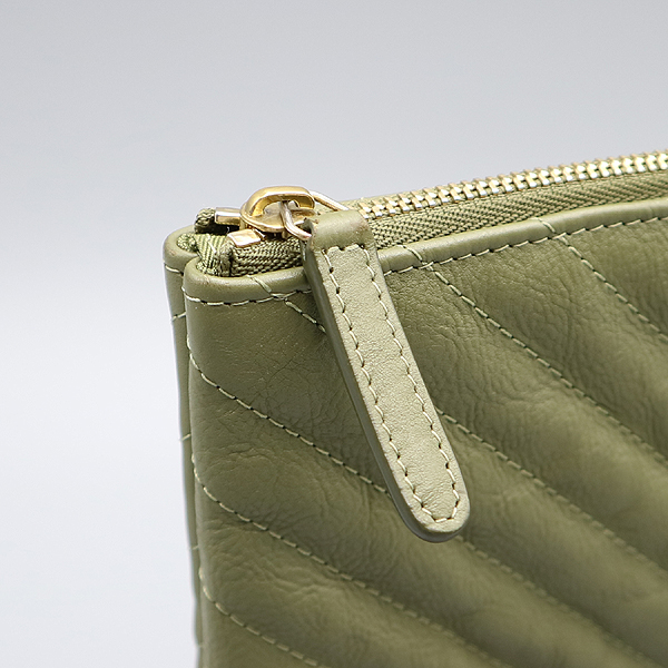 Chanel(����) A82552Y61214 īŰ�÷� ����� Ŭ���� ���� ���� CC �ΰ� Ŭ��ġ [�뱸��������] �̹���6 - ���̺��� �߰���ǰ