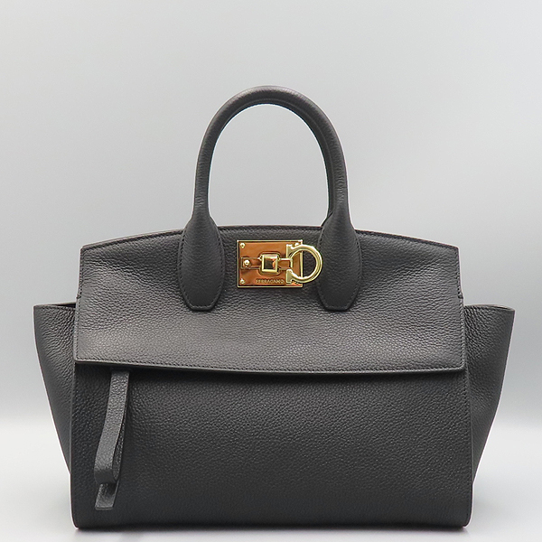 Ferragamo(��󰡸�) 21 4493 ���� ���� ����Ż �� ��Ʃ��� �̵�� ����Ʈ ��Ʈ�� + �����Ʈ�� 2WAY [��ź�Ե���] �̹���2 - ���̺��� �߰���ǰ