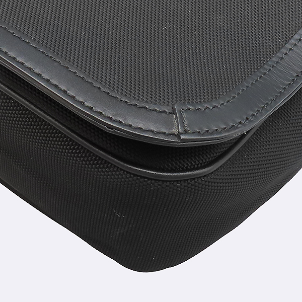 Gucci(����) 630921 �� ��ũ�� ���� �÷� �к긯 �޽��� ũ�ν��� [��������] �̹���5 - ���̺��� �߰���ǰ