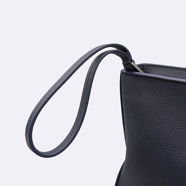 Ferragamo(��󰡸�) 24 1445 �̵峪�� �����÷� ���� ���� �Ŀ�ġ Ŭ��ġ [��������] �̹���4 - ���̺��� �߰���ǰ