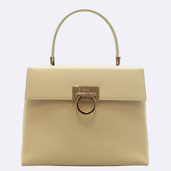 Ferragamo(��󰡸�) 21 0290 ������ �ǾƳ� ���� ��ġ�� �ΰ� ��� ��Ʈ�� + �����Ʈ�� [��������] �̹���2 - ���̺��� �߰���ǰ