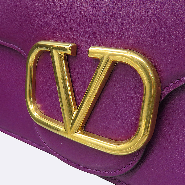 VALENTINO(�߷�Ƽ��) XW0B0K30ZXL ���� �÷� ����ٴ� �ñ״�ó V �ΰ� ���� ���� ����� + ü�ν�Ʈ�� 2WAY [��������] �̹���5 - ���̺��� �߰���ǰ