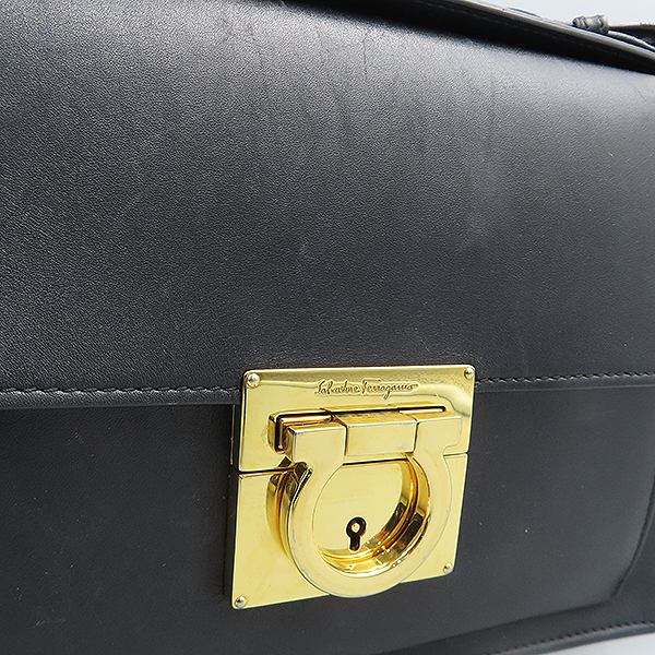 Ferragamo(��󰡸�) 21 G179 ���� ���� ���ϸ� ���� ��ġ�� �̵� ����� [��������] �̹���4 - ���̺��� �߰���ǰ