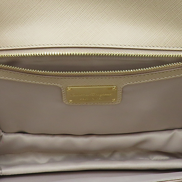 Ferragamo(��󰡸�) 21 E480 ���ǾƳ� �ٶ� ���� ����Ż ü�� ũ�ν��� [���ε�������] �̹���5 - ���̺��� �߰���ǰ