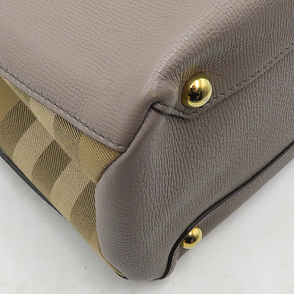 Burberry(������) 40202821 �׷��� ���� �Ͽ콺 üũ ��� �̵�� M������ ��Ʈ�� + ��� ��Ʈ�� 2WAY [�д�������] �̹���4 - ���̺��� �߰���ǰ