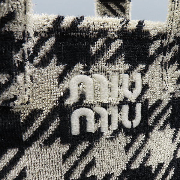 MiuMiu(�̿�̿�) 5BA228 ���� ���̺��� �ڼ� �ΰ� �׸� Ŭ�ν� ��Ʈ�� + �����Ʈ�� [�ϳ��̻���] �̹���5 - ���̺��� �߰���ǰ