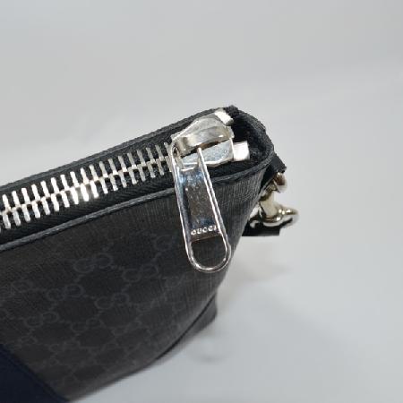 Gucci(����) 523603 GG �ΰ� PVC ���� ���� Ʈ���� ������ �Ｑ Ŭ��ġ + �ո�Ʈ�� �̹���4 - ���̺��� �߰���ǰ
