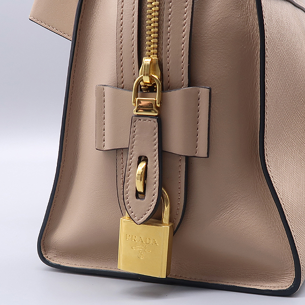 Prada(�����) 1BA046 ������ ���ǾƳ� ���� �����÷����̵� ��Ʈ�� + ��� ��Ʈ�� 2WAY [����������] �̹���3 - ���̺��� �߰���ǰ