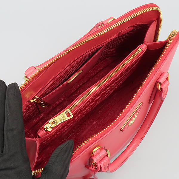 Prada(�����) BL0836 ��ũ SAFFIANO LUX ���ǾƳ� ���� �ﰢ ����ΰ� ��Ʈ�� + �����Ʈ�� 2WAY [�ϳ��̻���] �̹���7 - ���̺��� �߰���ǰ