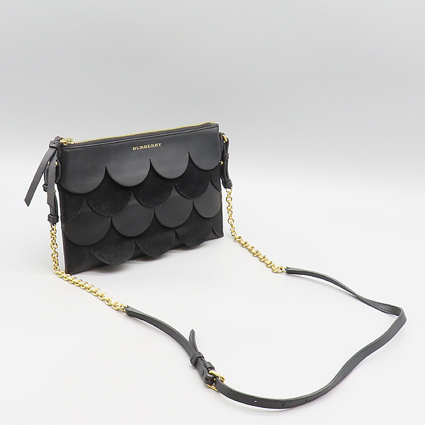 Burberry(������) 4054685 ���� ���� �÷� ��Ķ��(Scalloped) Ŭ��ġ ����� ũ�ν��� [���̷Ե���] �̹���4 - ���̺��� �߰���ǰ