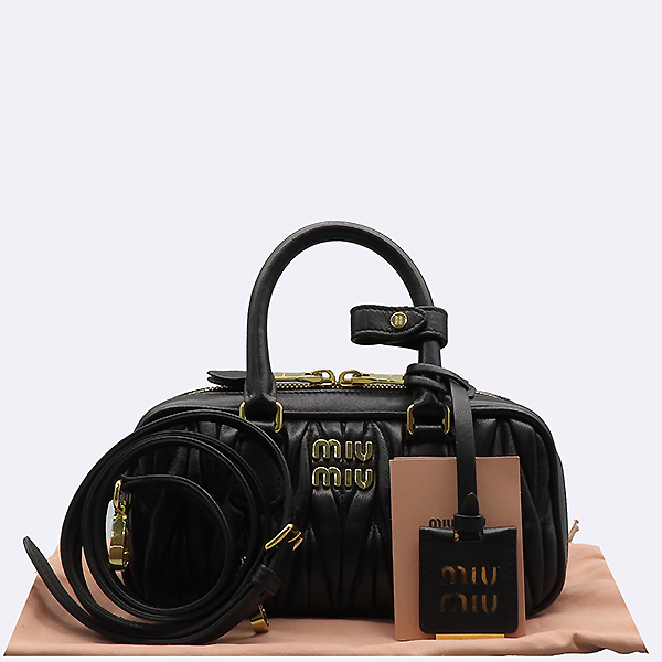 �̿�̿� �Ƹ�ī�� ���׶�� ���� ���� �̴Ϲ�