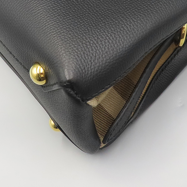 Burberry(������) 4061171 ���� ���� �Ͽ콺üũ ķ���� ���� ��Ʈ�� + �����Ʈ�� 2WAY [��ź�Ե���] �̹���6 - ���̺��� �߰���ǰ