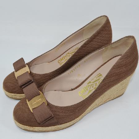 Ferragamo(��󰡸�) ��� �ٸ��� �ΰ� ���� �� ���� �̹���2 - ���̺��� �߰���ǰ