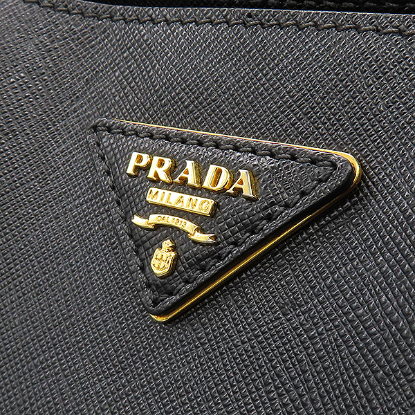 Prada(�����) BN1844 ���� SAFFIANO LUX(���ǾƳ� ����) ���� �ﰢ �ΰ� ��Ʈ�� [��������] �̹���3 - ���̺��� �߰���ǰ