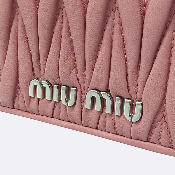 MiuMiu(�̿�̿�) 5BP001 ��ũ ���� ������ ���׶� Ŭ��ġ �� �̴� ũ�ν��� [��������] �̹���4 - ���̺��� �߰���ǰ