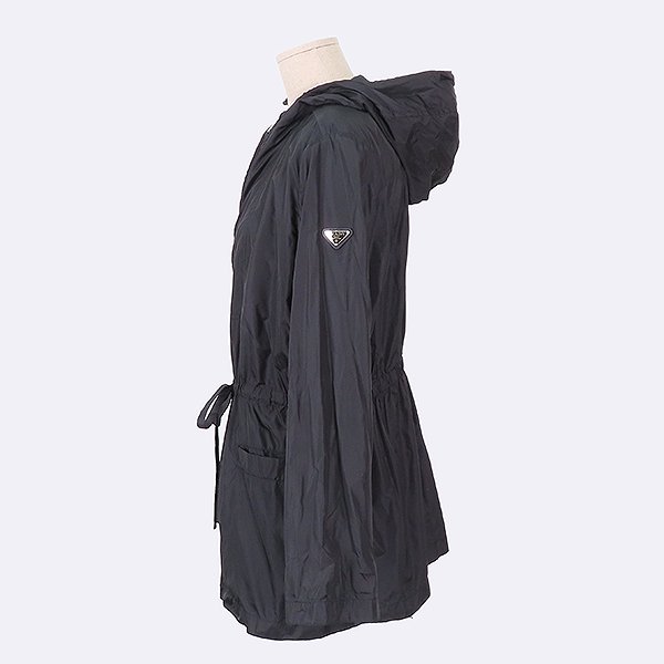 Prada(�����) 291372 ���� �÷� ���Ϸ� �ﰢ�ΰ� ��� ��Ʈ�� �ٶ����� ������ �ĵ� ���� - 48������ [��������] �̹���2 - ���̺��� �߰���ǰ