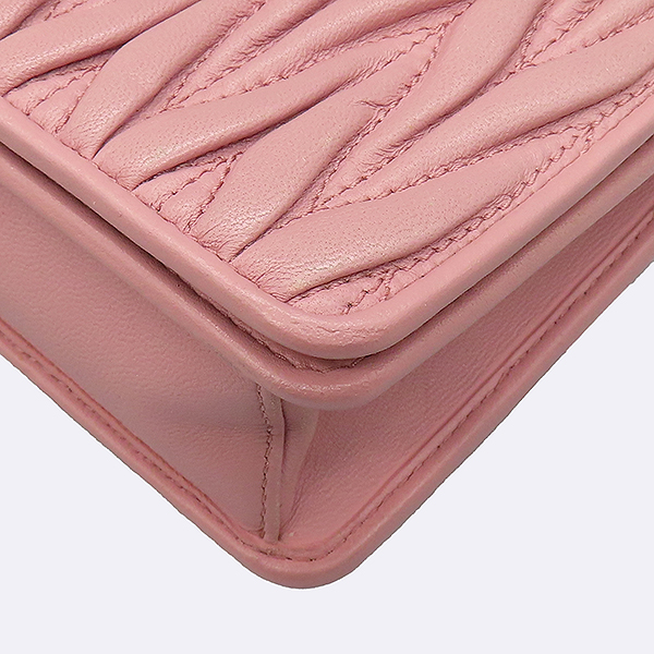 MiuMiu(�̿�̿�) 5BP001 ��ũ ���� ������ ���׶� Ŭ��ġ �� �̴� ũ�ν��� [��������] �̹���5 - ���̺��� �߰���ǰ