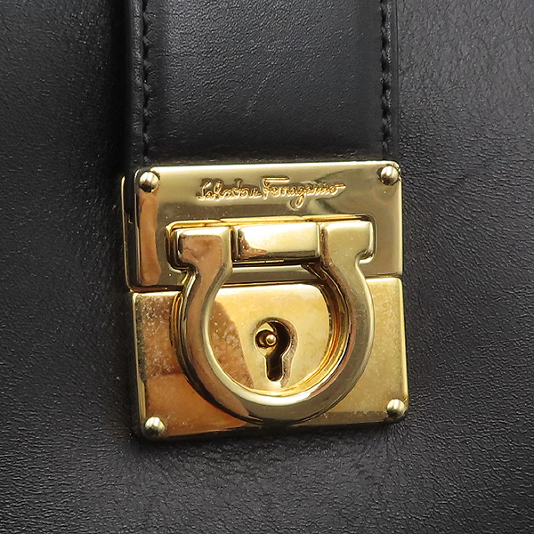 Ferragamo(��󰡸�) 21 D552 ���� �÷� ���� ��ġ�� �ΰ� ������ ��Ʈ�� [�д�������] �̹���4 - ���̺��� �߰���ǰ