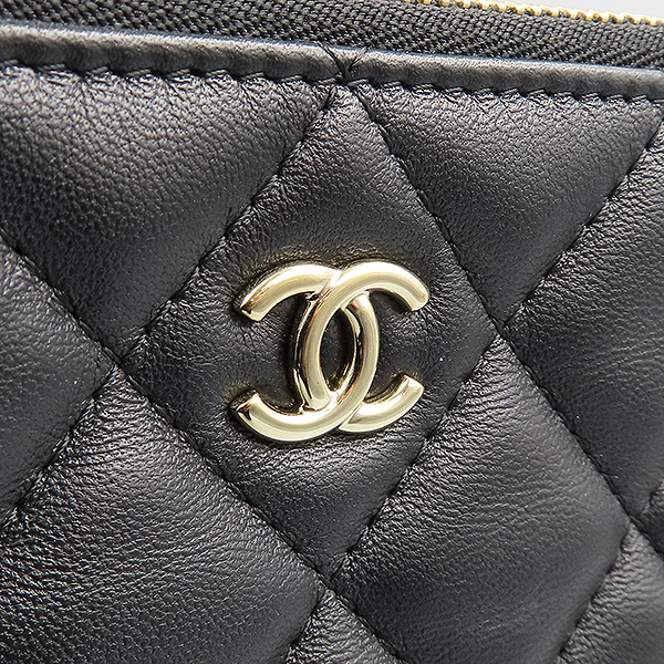 Chanel(����) A82552 ���� Ŭ���� ����Ų ���� CC �ΰ� Ŭ��ġ [��������] �̹���4 - ���̺��� �߰���ǰ