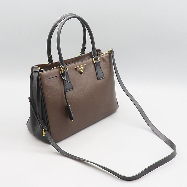 Prada(�����) 1BA874 ����&���� ���� ���ǾƳ� ���� ���� �ﰢ �ΰ� ��Ʈ�� + �����Ʈ�� 2-WAY [���̷Ե���] �̹���4 - ���̺��� �߰���ǰ