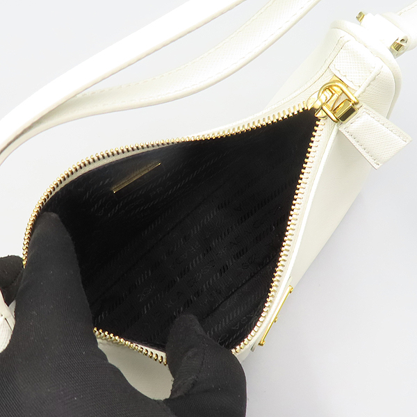 Prada(�����) 1BC204 ȭ��Ʈ ���ǾƳ� ���� ������� �ﰢ�ΰ� �̴� ȣ�� ��Ʈ �� ����� [��ź�Ե���] �̹���7 - ���̺��� �߰���ǰ