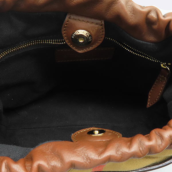 Burberry(������) 3921489 �Ͽ콺 üũ ��Ʋ ũ���� ũ�ν��� [�ϻ�Ե���] �̹���6 - ���̺��� �߰���ǰ