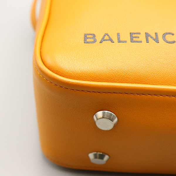 Balenciaga(�߷��þư�) 476975 ������ ���� Ʈ���̾ޱ� ��Ʈ�� + �����Ʈ�� [�뱸��������] �̹���4 - ���̺��� �߰���ǰ