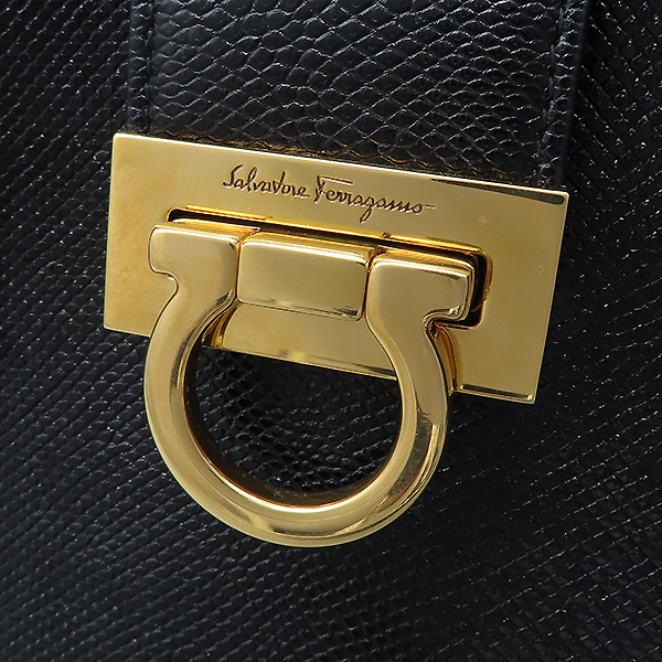 Ferragamo(��󰡸�) 21 2479 ���� ���� ��ġ�� Ʈ�������� BEIGE NERO ȣ�� ����� [�����] �̹���4 - ���̺��� �߰���ǰ