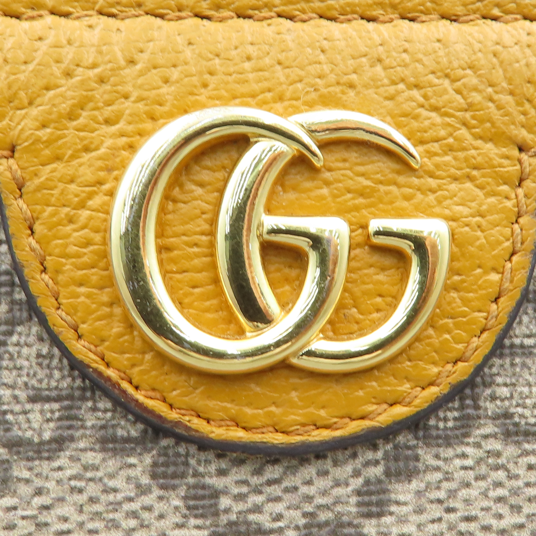 Gucci(����) 660513 GG ������ ĵ���� ī�� �׵𺣾� �ݶ� ������ Ŭ��ġ [õ�Ƚż�����] �̹���4 - ���̺��� �߰���ǰ