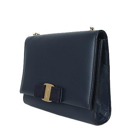 Ferragamo(��󰡸�) 22-B558 ���� �ٶ���� ���̺� ���ǾƳ� ���� ü�� ũ�ν���(���ַԵ���) �̹���2 - ���̺��� �߰���ǰ