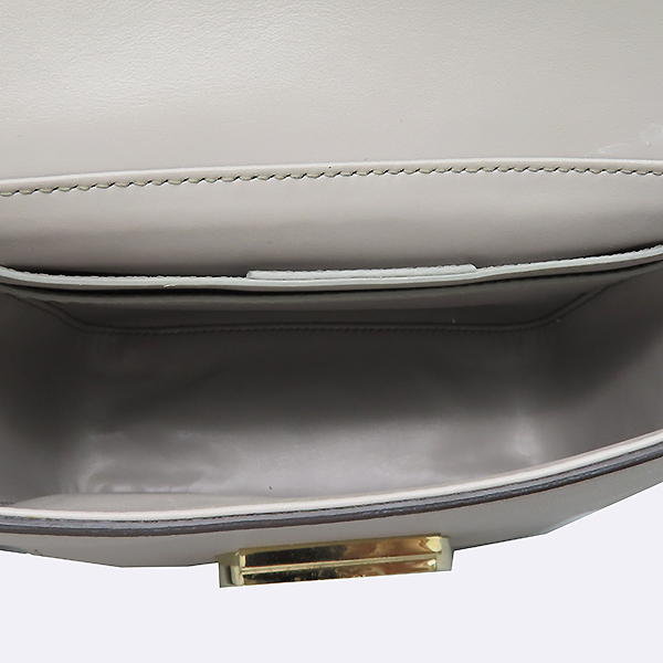 Ferragamo(��󰡸�) 21 H004 �׷��� �÷� ��ġ�� �� �÷� ũ�ν��� [�ϻ�Ե���] �̹���6 - ���̺��� �߰���ǰ