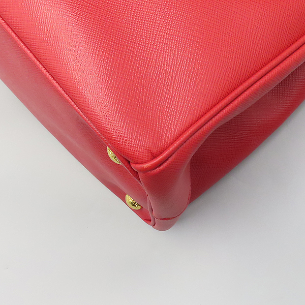 Prada(�����) BN1786 ���� SAFFIANO LUX ���ǾƳ� ���� ���� �ﰢ �ΰ� ��Ʈ�� [��ź�Ե���] �̹���5 - ���̺��� �߰���ǰ