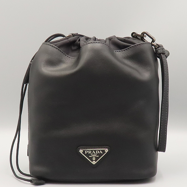 Prada(�����) 2NE021 ���� �׷��̽� ���� ���Ϸ� �ﰢ�ΰ� ��Ŷ �Ŀ�ġ + �ո� ��Ʈ�� [��ź�Ե���] �̹���2 - ���̺��� �߰���ǰ