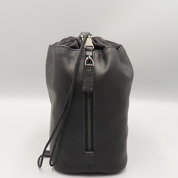 Prada(�����) 2NE021 ���� �׷��̽� ���� ���Ϸ� �ﰢ�ΰ� ��Ŷ �Ŀ�ġ + �ո� ��Ʈ�� [��ź�Ե���] �̹���4 - ���̺��� �߰���ǰ