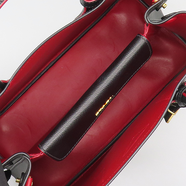 Prada(�����) 1BG887 SAFFIANO(���ǾƳ�) CUIR ���� �κ��� ���� �ﰢ �ΰ� ��� ��Ʈ�� [���̷Ե���] �̹���7 - ���̺��� �߰���ǰ