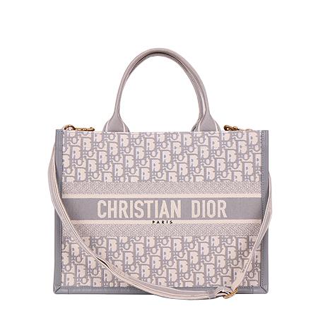 Dior(Å©¸®½ºÃ®µð¿Ã) M1324CZBB_M20I ±×·¹ÀÌ ¿Àºí¸®Å© ÀÚ¼ö Ä«ÇÁ½ºÅ² ¹Ìµð¾ö ºÏÅ䯮 2WAY(±¤ÁÖ»ó¹«Á¡) Dior(Å©¸®½ºÃ®µð¿Ã) M1324CZBB_M20I ±×·¹ÀÌ ¿Àºí¸®Å© ÀÚ¼ö Ä«ÇÁ½ºÅ² ¹Ìµð¾ö ºÏÅ䯮 2WAY(±¤ÁÖ»ó¹«Á¡)