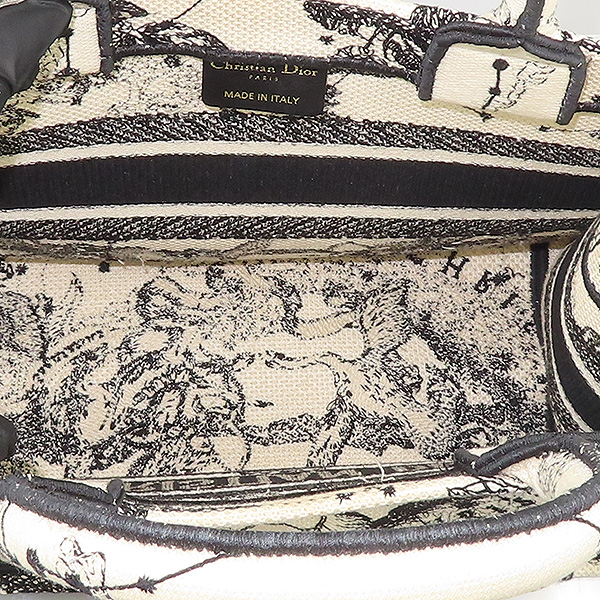 Dior(ũ����î���) M1265ZRHZ M941 ����� �� �ڼ� ���� ����Ʈ [��������] �̹���5 - ���̺��� �߰���ǰ