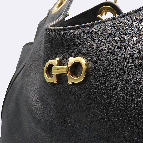 Ferragamo(��󰡸�) 21 B974 ���� �÷� ���� ����Ż ��ġ�� ������ ü�� ����� [��������] �̹���4 - ���̺��� �߰���ǰ