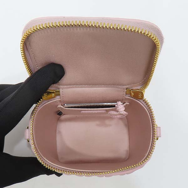 MiuMiu(�̿�̿�) 5NR018 ���׶�� ���� �̴� �Ŀ�ġ ũ�ν��� [��õ��] �̹���7 - ���̺��� �߰���ǰ
