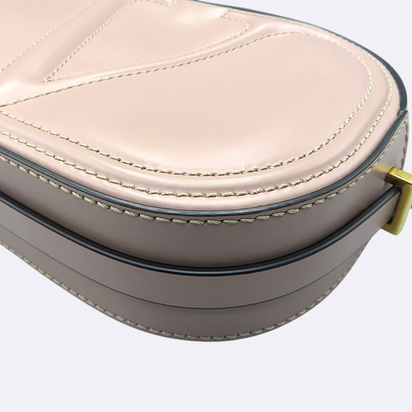 VALENTINO(�߷�Ƽ��) 9B0G32QEL ����ٴ� �ε���ũ ���� V�ΰ� �ñ״�ó ũ�ν��� [��������] �̹���4 - ���̺��� �߰���ǰ
