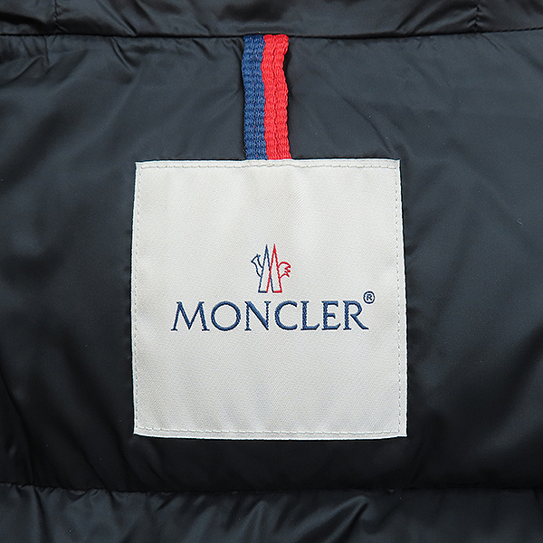 MONCLER(��Ŭ����) J20931A00174 54AQE ���� ����ü�� ��Ʈ �ٿ� ���� �е� - 0������ [�����νż�����] �̹���4 - ���̺��� �߰���ǰ