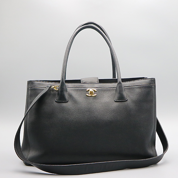 Chanel(����) A15206 ī����Ų ���� ���� COCO ���� �ΰ� ��Ʈ�� + �����Ʈ�� 2WAY [�뱸��������] �̹���2 - ���̺��� �߰���ǰ