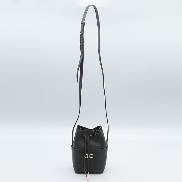 Ferragamo(��󰡸�)  21 2970 ���� ���� ���� ��ġ�� �̴� ��Ŷ ũ�ν��� [���̷Ե���] �̹���4 - ���̺��� �߰���ǰ