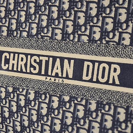 Dior(Å©¸®½ºÃ®µð¿Ã) M1286ZRIW_M828 ¿Àºí¸®Å© ºÏÅ䯮 ¶óÁö Å䯮¹é(1) (±¤ÁÖ·Ôµ¥Á¡) Dior(Å©¸®½ºÃ®µð¿Ã) M1286ZRIW_M828 ¿Àºí¸®Å© ºÏÅ䯮 ¶óÁö Å䯮¹é(1) (±¤ÁÖ·Ôµ¥Á¡)