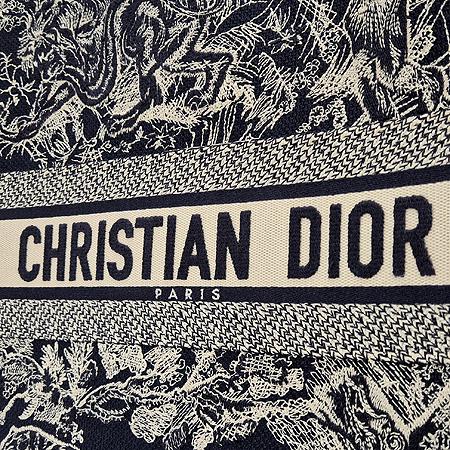 Dior(Å©¸®½ºÃ®µð¿Ã) M1286ZRGO_M35I ºí·ç Ä÷¯ ÀÚ¼ö ÆÐºê¸¯ ºÏÅ䯮 ¶óÁö Å䯮¹é (±¤ÁÖ·Ôµ¥Á¡) Dior(Å©¸®½ºÃ®µð¿Ã) M1286ZRGO_M35I ºí·ç Ä÷¯ ÀÚ¼ö ÆÐºê¸¯ ºÏÅ䯮 ¶óÁö Å䯮¹é (±¤ÁÖ·Ôµ¥Á¡)