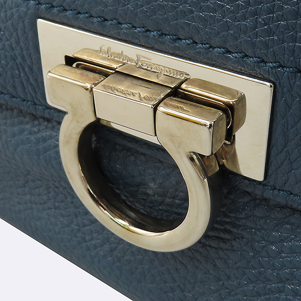 Ferragamo(��󰡸�) 21 D295 ���̺� ���� ���� ��ġ�� ��� ����� [�����νż�����] �̹���3 - ���̺��� �߰���ǰ