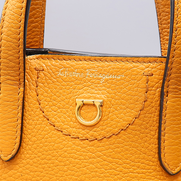 Ferragamo(��󰡸�) 220024 ������ ���� ���� ��ġ�� �ΰ� �̴� ��Ʈ�� + �����Ʈ�� 2WAY [����������] �̹���4 - ���̺��� �߰���ǰ